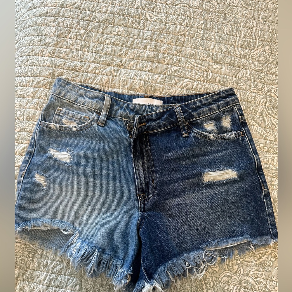 Two-Tone Distressed Women's Denim Shorts - Blue